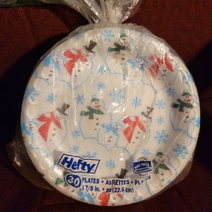Hefty styrofoam/paper plates, Three 30-packs